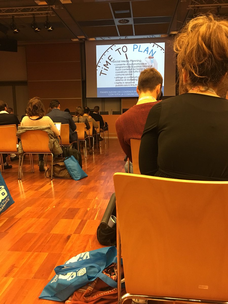 JacopoFerri's tweet photo. 2º giorno di #SMStrategies 
Si riparte con “Scatena il #social che c’è in te”! https://t.co/y2B2LuoNKE