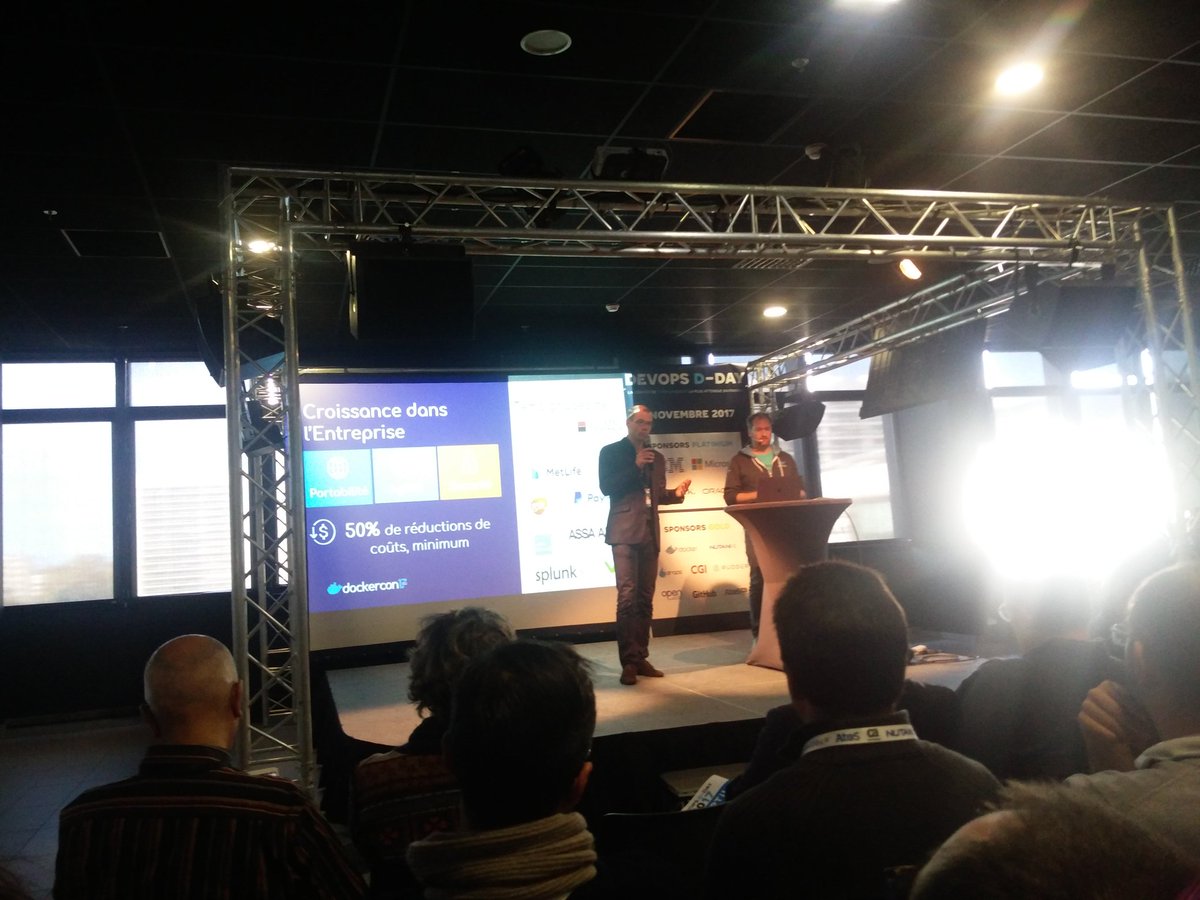 flohcim's tweet photo. "DevOps avec Docker- update produits, orchestrateurs natifs Kubernetes et Swarm" par @pascalpignon et @dgageot #devopsdday #marslibday https://t.co/0jCH7SKoO5