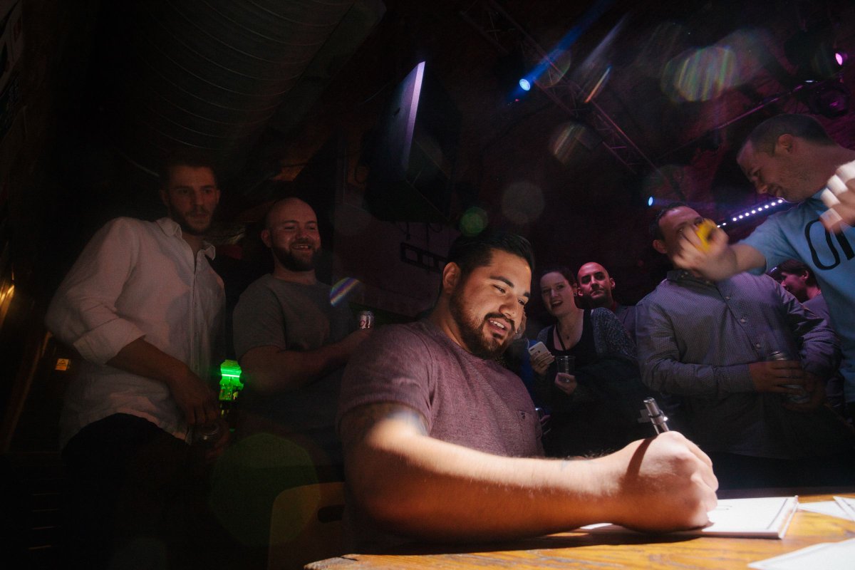 hideoutuk's tweet photo. #TBT to last week and some of the team taking part in the live tournament at #OMBLive4! An amazing night topped off with an award for '@oneminutebriefs agency of the year'! Amazing photos courtesy of @erika_szostak. #TeamHideout #Advertising #AgencyLife #ThrowbackThursday https://t.co/t08fLq4auN
