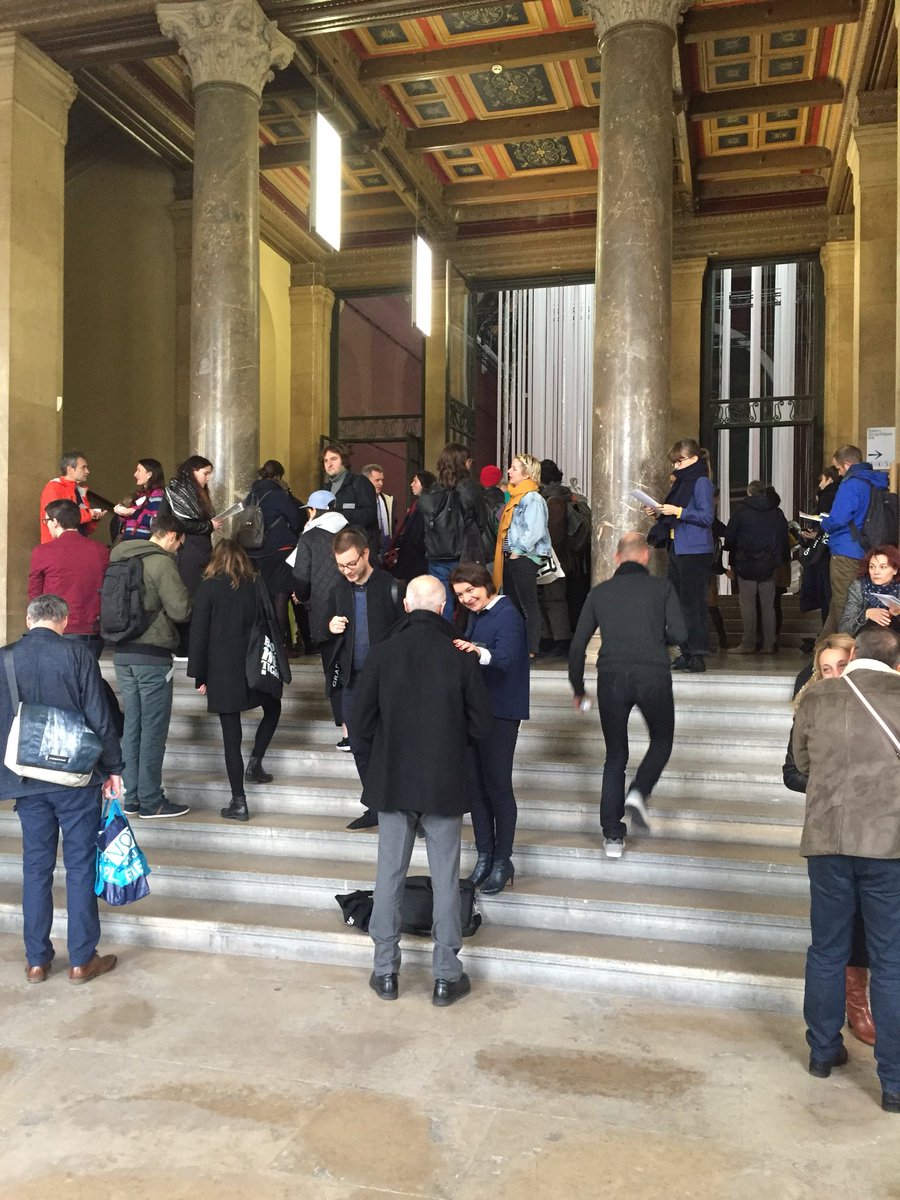 master_iec's tweet photo. Les masters 2 IEC à l’organisation du Salon Graphique au Palais des Beaux-Arts @CNAPfr #graphismeenfrance #salongraphique https://t.co/eYhTfMNE1k