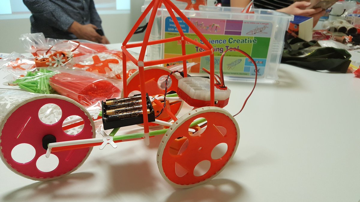 sannajuutinen's tweet photo. Robotiikkaa omien rakennelmien kautta #4dframe #innokas2017 #ops2016 https://t.co/D87nXJ8InH