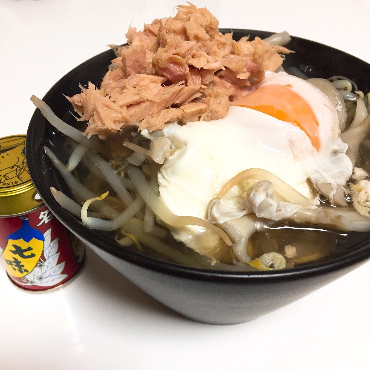 blaccchelly's tweet photo. 今日のご飯はスープ
#スープ #もやし #舞茸 #卵 #ツナ #七味唐辛子 #ゆるゆる糖質制限 https://t.co/DsyzyqsXl3
