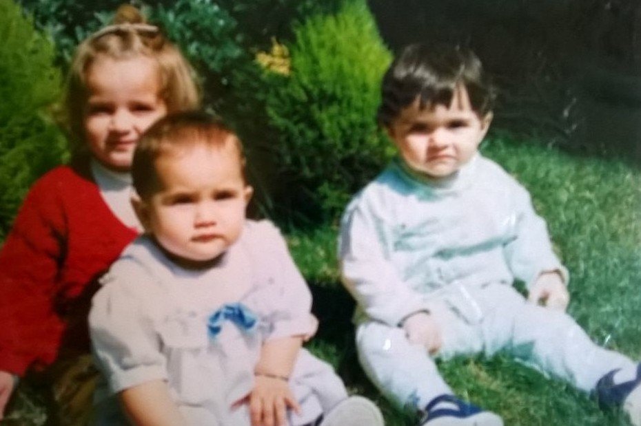 Nerde o küçüklüğümden eser olan sarışınlık 😂 kırmızılı ben 😊