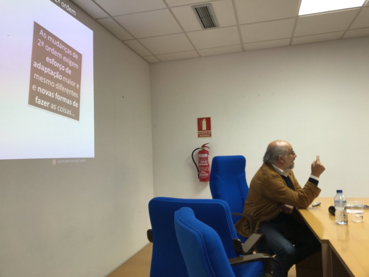 seepluex's tweet photo. @miragens: a introdução das tecnologias não basta para renovar ou melhorar o ensino #tecpt #seeplu  @agbenito @teacherinside https://t.co/kQI8tsClX1