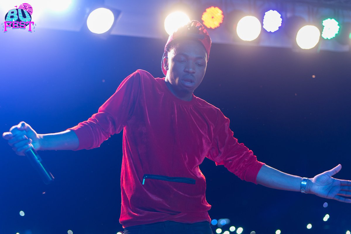 PhemieFlash_'s tweet photo. @IamMayorKun thrilling his fans @ @bufest2017 https://t.co/7RFJq6TDo3