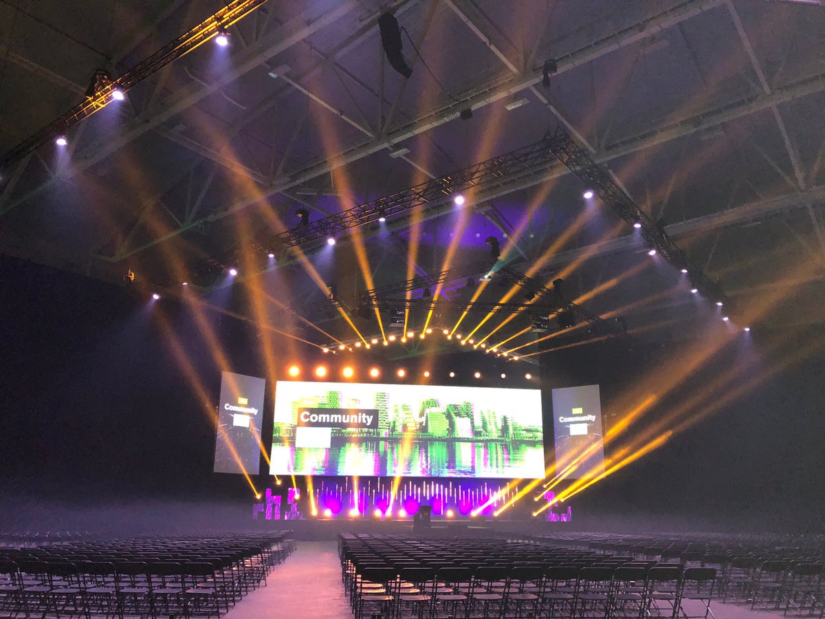 Abdulchohan's tweet photo. Impressive stage setup at #community2017 in Oslo. Looking forward to presenting to school leaders today. #education #leadership #learning https://t.co/GHJZWhLjam