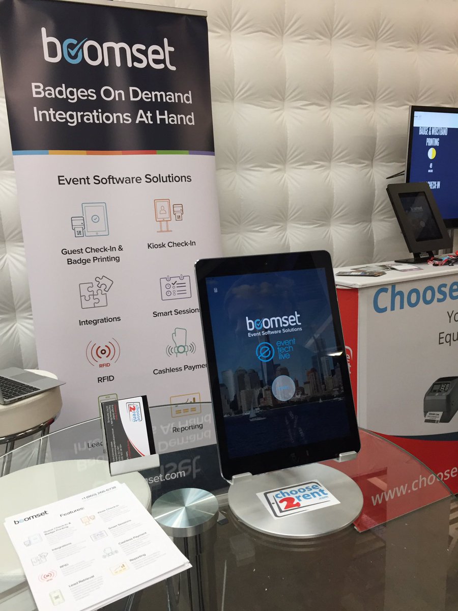 ItsMeMonicaMari's tweet photo. 🙏 to @Evolutiondome for this epic backdrop and to @eventtechlive for being the world's best show organizers. Honestly, the #eventtech community rocks 😆#etl17 #eventprofs #boomset https://t.co/b21fIuFcSM