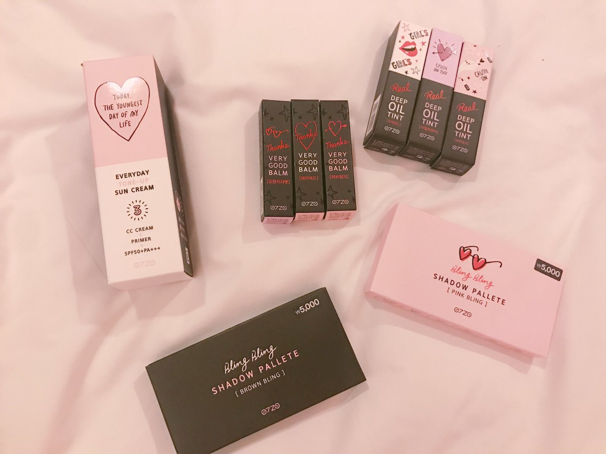前川琳菜 りなち 韓国のダイソーにてgetしたコスメ Ccクリーム 300円 アイシャドウ 500円 リップティント 0円 リップバーム 0円 安いのにこのクオリティ 可愛すぎる 他にもクッションファンデ チーク マスカラが売って