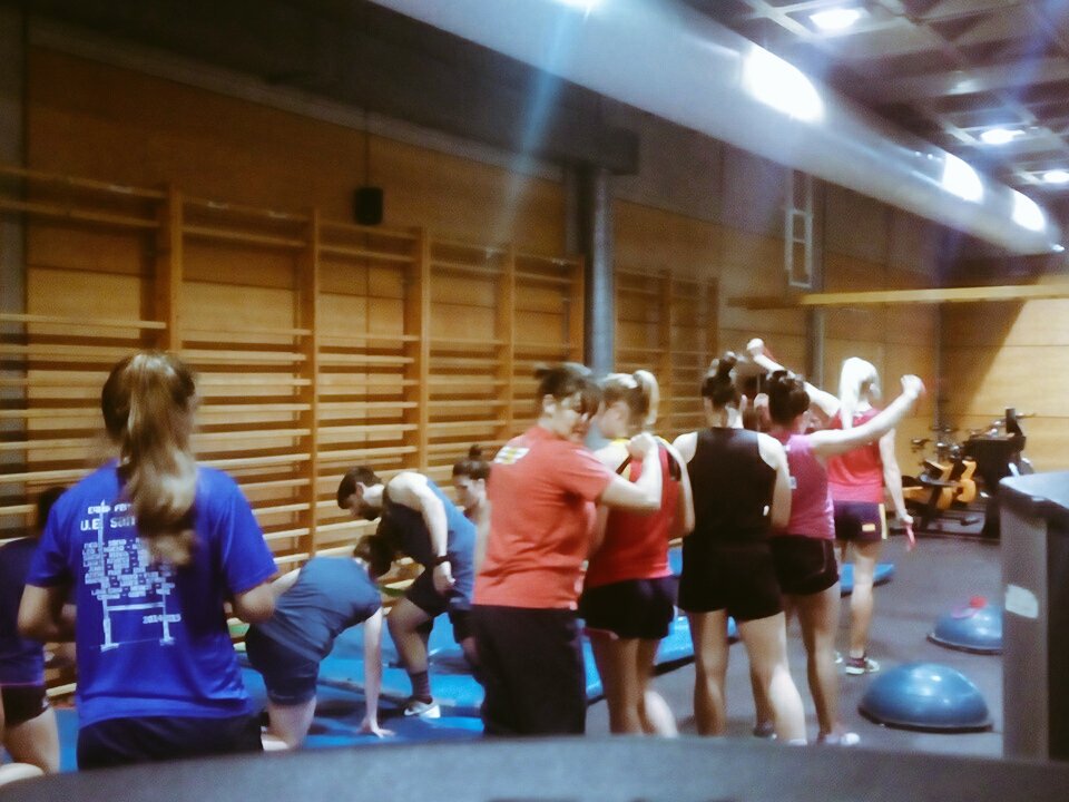 Hoy sesión de #gym con las #leonas 
<a href="/cisport_/">CiSport</a> <a href="/ferugby/">España Rugby</a>