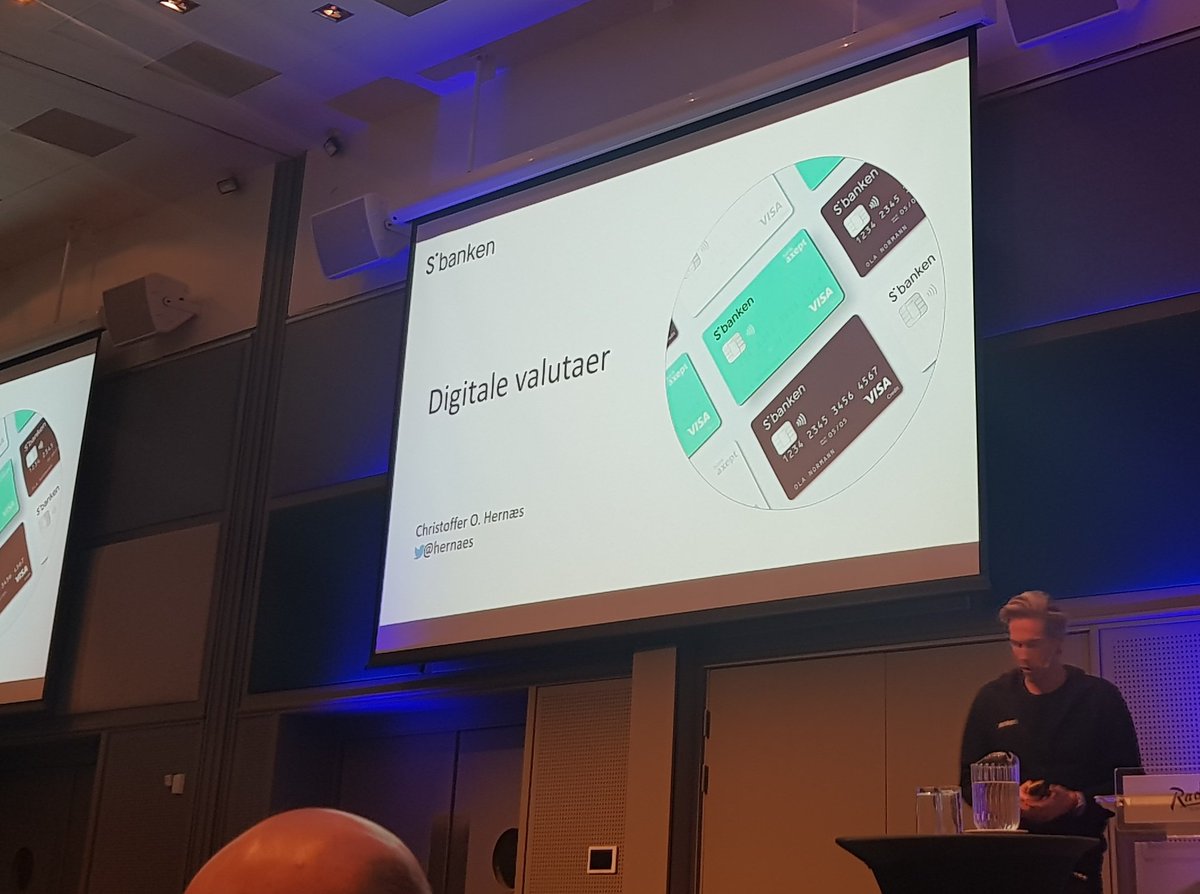 hallny's tweet image. @hernaes : Godt å se noen andre uten dress her! Når er Sbanken APIet klart? #dnfintech #utvikler #finanskonferanse