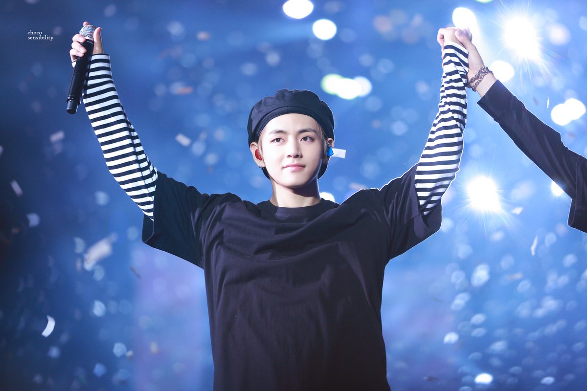 171104
#방탄소년단 #BTS #태형 #뷔 #V
💓💓
<a href="/BTS_twt/">방탄소년단</a>