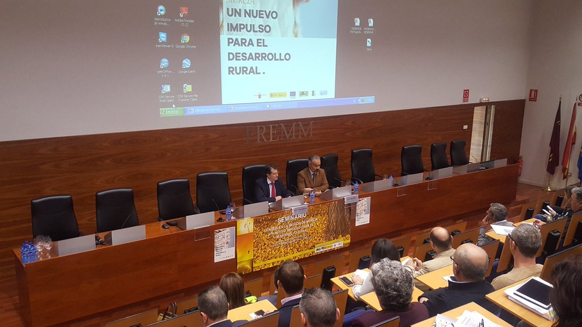 Ahora representantes de Espartaria #tierrasaltasdelorca en las Jornadas: #Leader en la <a href="/regiondemurcia/">Gobierno de la Región de Murcia</a> un nuevo impulso para el #desarrollorural en #murcia organizadas por <a href="/AgriculturaRM/">Agricultura</a> presentando <a href="/paco_jodar/">Paco Jódar</a>