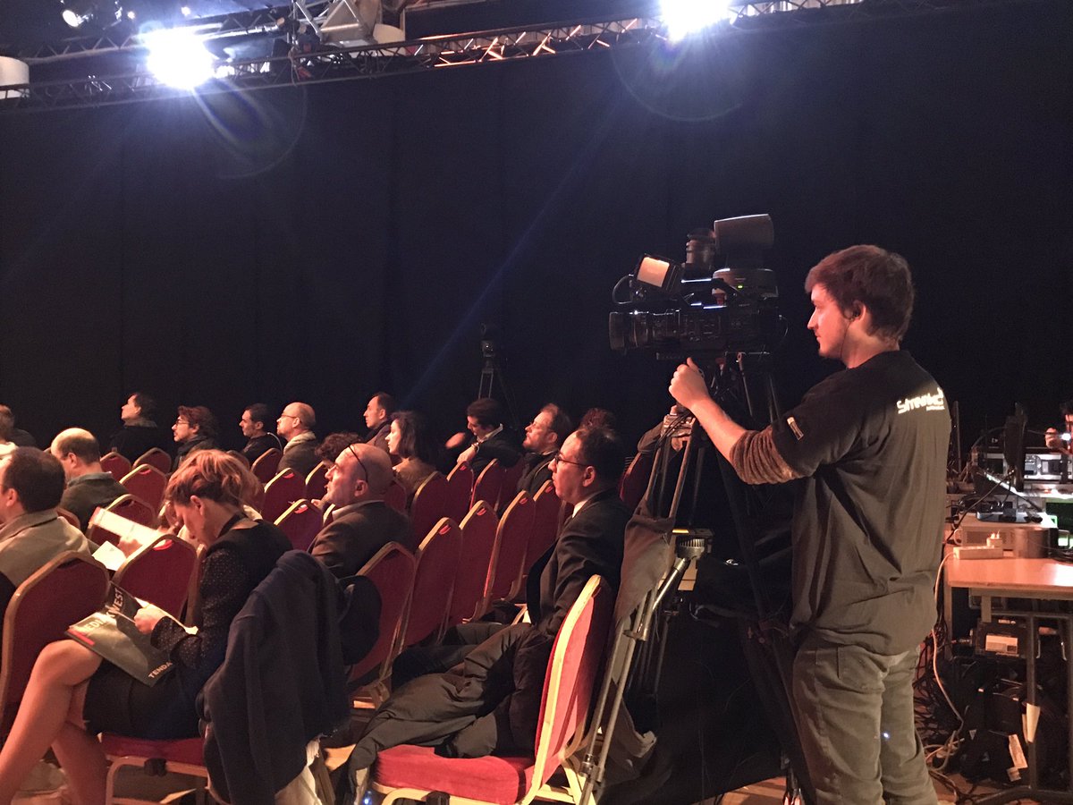 ecoleEICAR's tweet photo. [#SATIS17 #Screen4ALL17] Une autre équipe d'#étudiants #EICAR assurent la captation au #DockHaussmann 🎥 https://t.co/yNz8cHLyZY