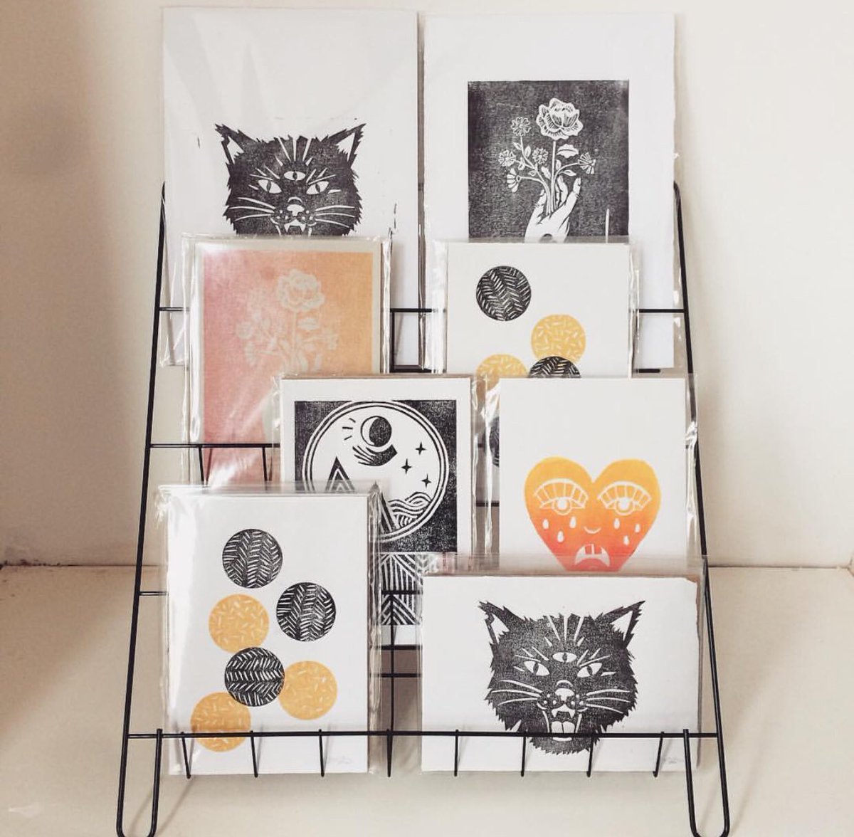 PopUpPrintShop's tweet image. 10th #winterpopupprintshop seller is @mickeypipUK! Beautiful line drawn illustrations &amp;amp; paper cutouts 🌺Join us Saturday 18th Nov at @LEAFPortlandSt