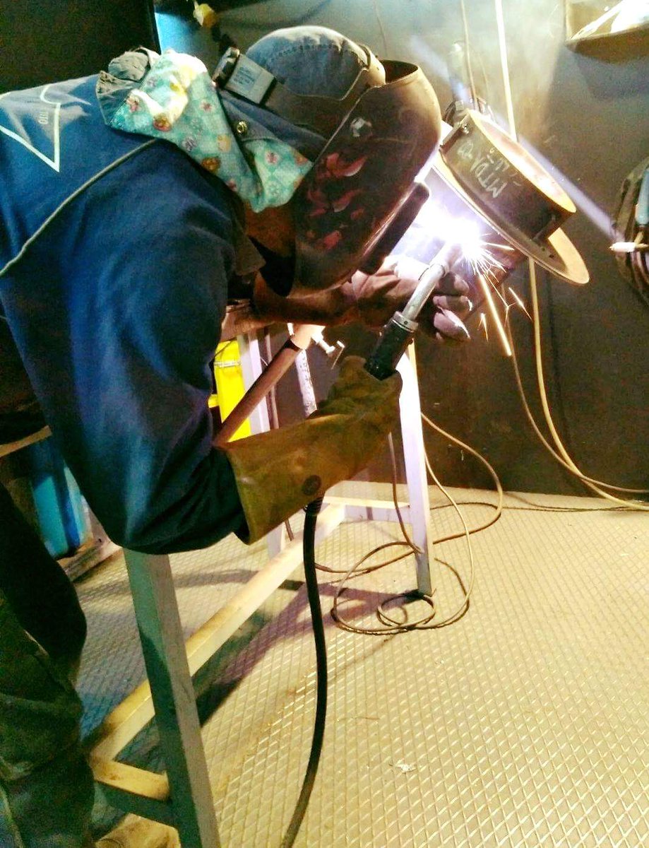 QualityWeldServ's tweet photo. Buenos y fríos días... así apetece más homologarse, verdad? 😰🤭👨‍🏭👩‍🏭 #QWS #otoño #welding https://t.co/fzrYaTddKB