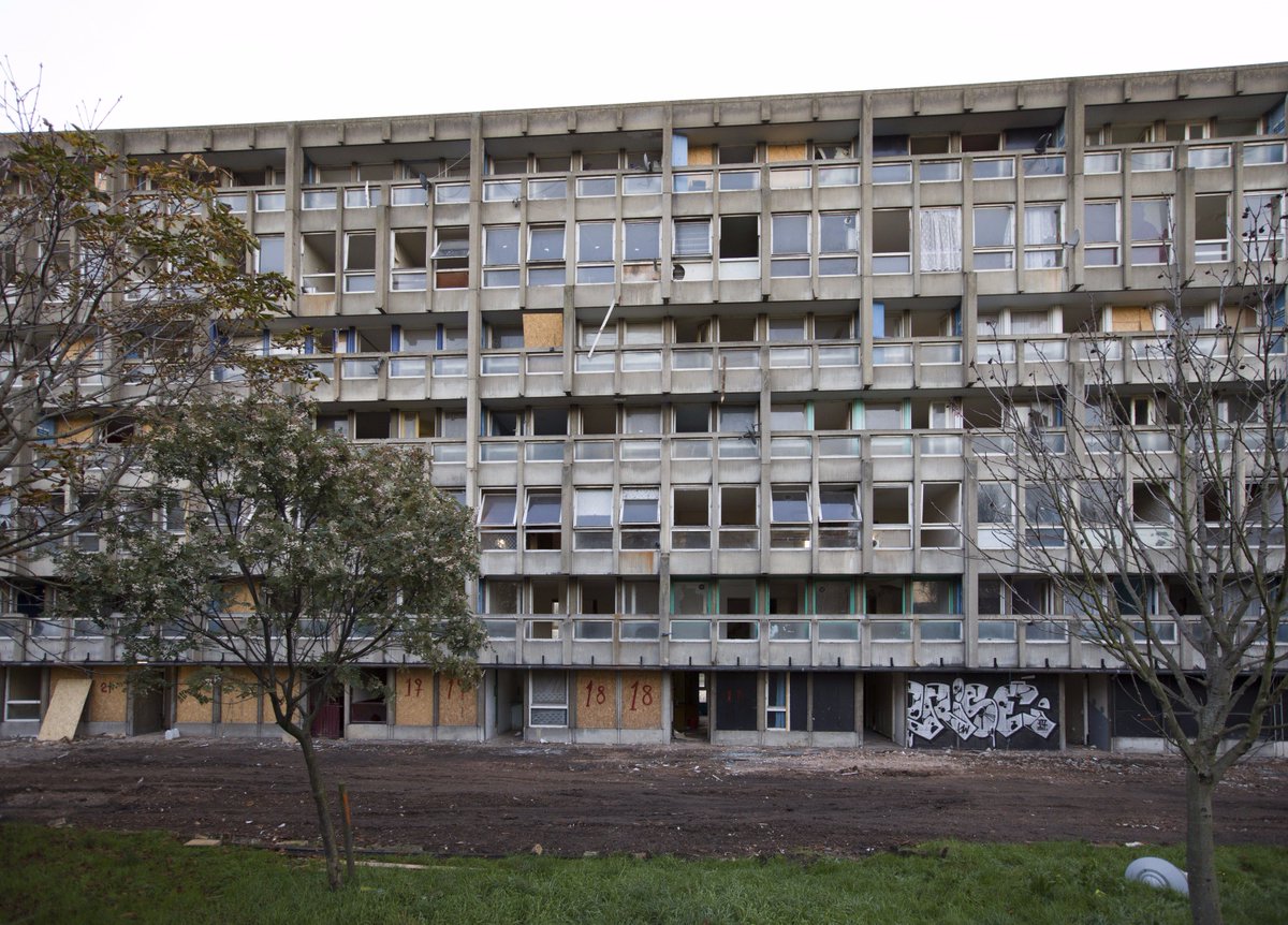 V_and_A's tweet image. We have acquired a three-storey section of Robin Hood Gardens, a nationally important and internationally recognised work of Brutalist architecture, located in Poplar, East London, and designed by Alison and Peter Smithson, British architects of lasting international reputation.
