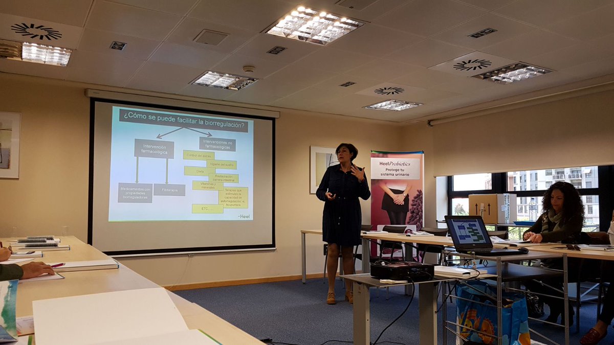 SKCS_SKINCARESS's tweet photo. Comienzan las intervenciones de @HeelSpain  en el #GeminisCenter para hablar de #probioticos https://t.co/zkUt0mqot1