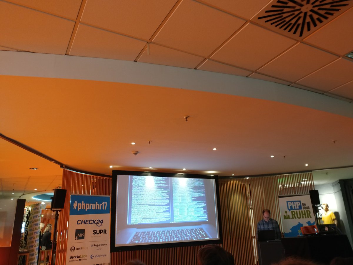 oliverwolfert's tweet image. #phpruhr17