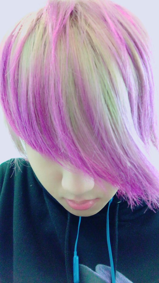 laters_satorunn's tweet photo. 髪色下水道のドブみたい。 https://t.co/cF1qllNmLV
