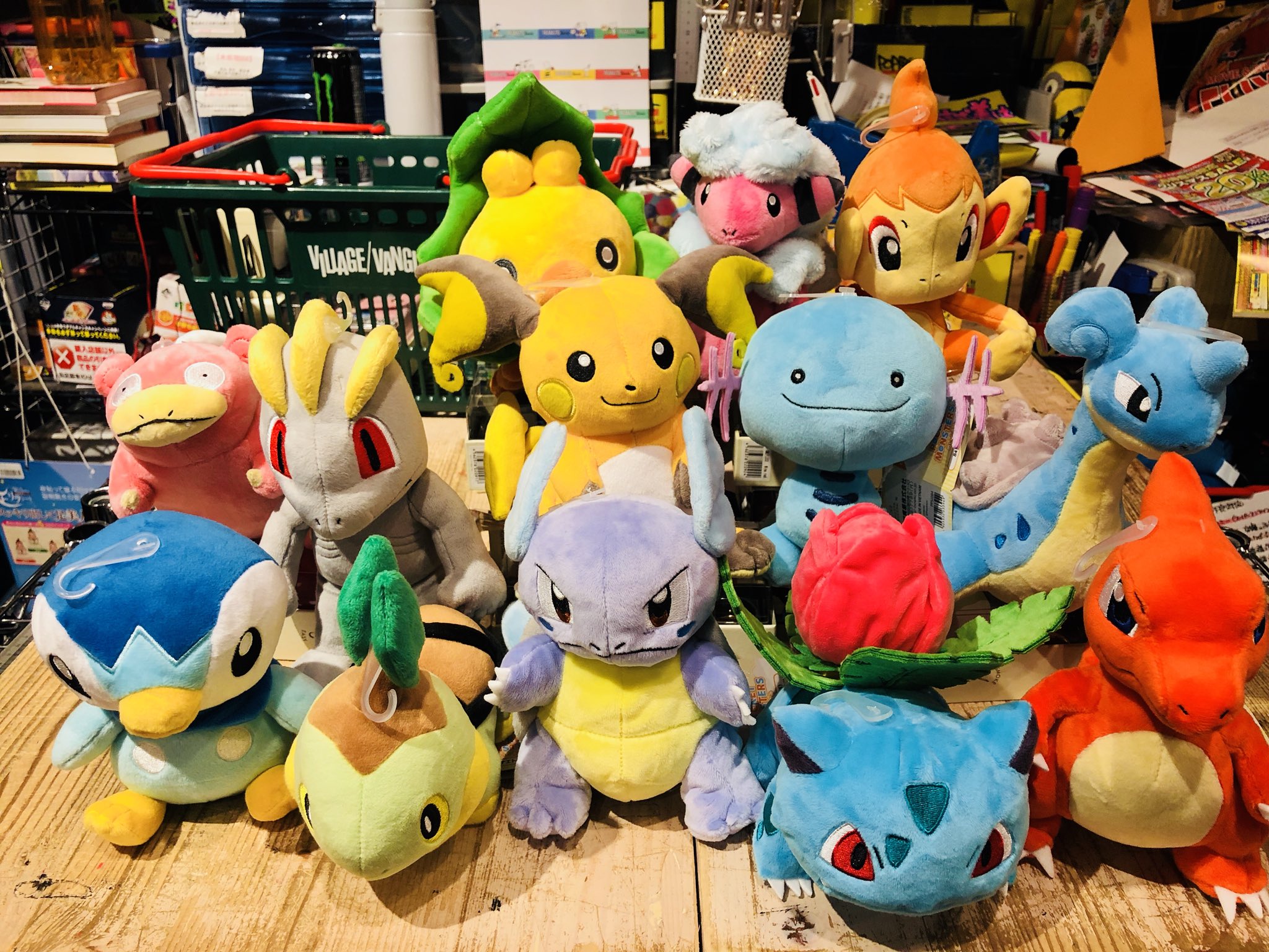 ヴィレッジヴァンガードららぽーと磐田店 ポケモン ぬいぐるみ 入荷 みんな大人しく待ってるので Get しに来てください 子供から大人までgetしやすさ100 です ウパー あご シャクレ てません ヴィレヴァン ららぽーと磐田