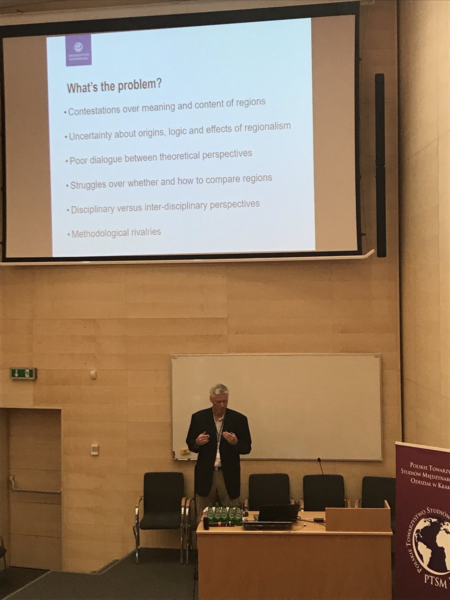 Rozpoczęła się VII Konwencja PTSM w Krakowie. Inauguracyjny wykład daje prof Frederic Söderbaum #uj #ptsm #konwencjaptsm