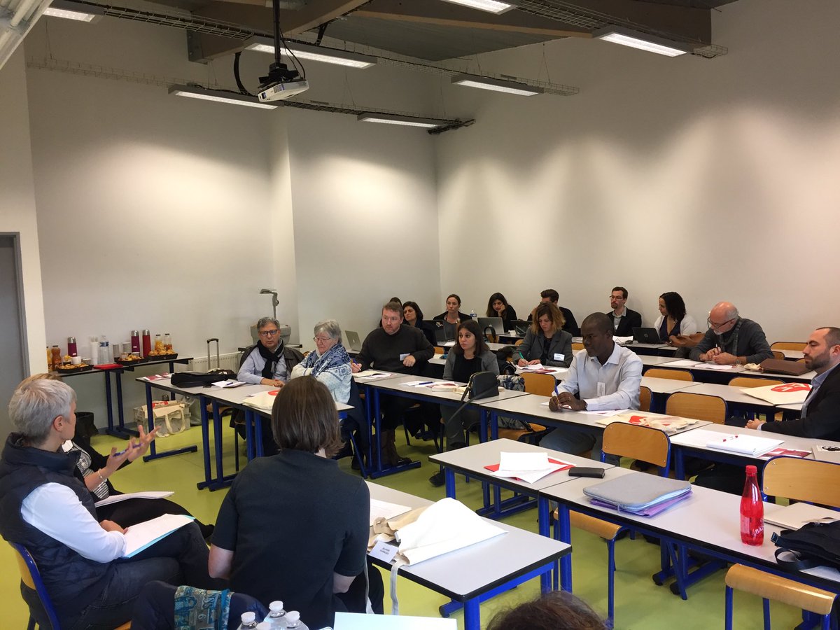 UsagePCN's tweet photo. Petit aperçu de la salle. #cmec17 ^SS https://t.co/AkcXDxd9Bw