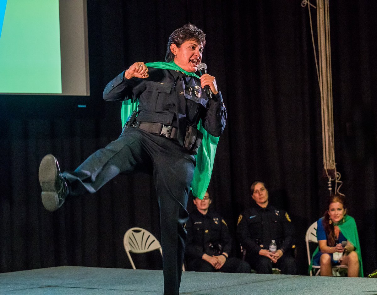 ontheroadwithiv's tweet photo. “Kicking down doors”!!!! SHE is the BLUE!! @PfChiefRobledo @Pf_Police we LOVE u! Thank u!! #ebwsummit #onebillionstrong @ebw2020 https://t.co/JfzfgFqVHz