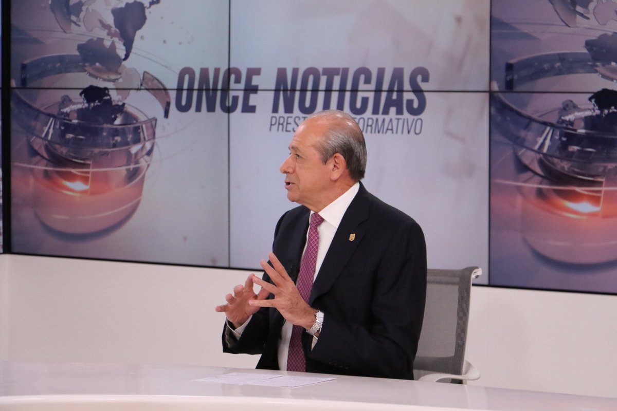 IPN_MX's tweet photo. #Informe2014-2017 El director general @EffIPN precisó avances importantes en materia de investigación, docencia e infraestructura. @CanalOnceTV @OnceNoticiasTV. https://t.co/wCiyrC1boP https://t.co/yVAnQUzTSe