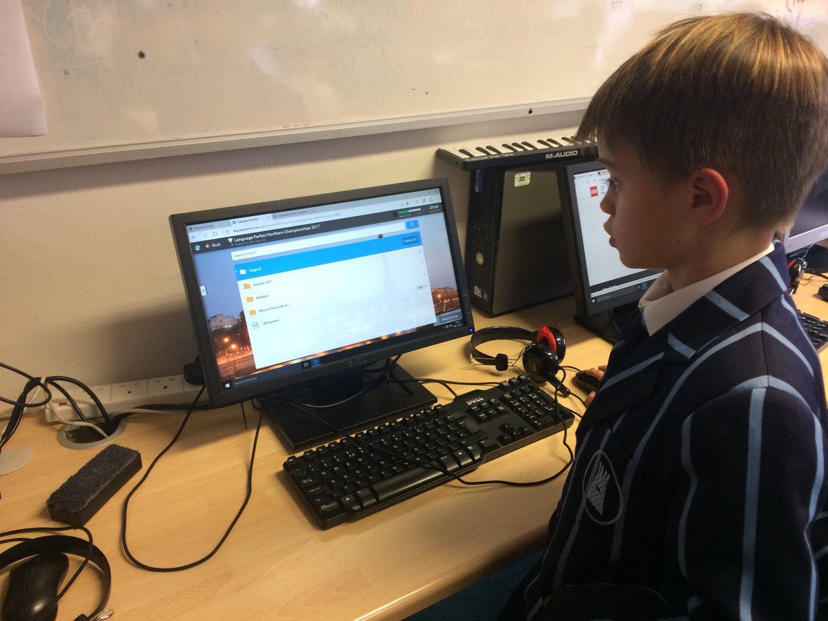 THSBoysFrench's tweet photo. ICT room was busy today! #LPNC2017 https://t.co/Lk1Jp82H0i