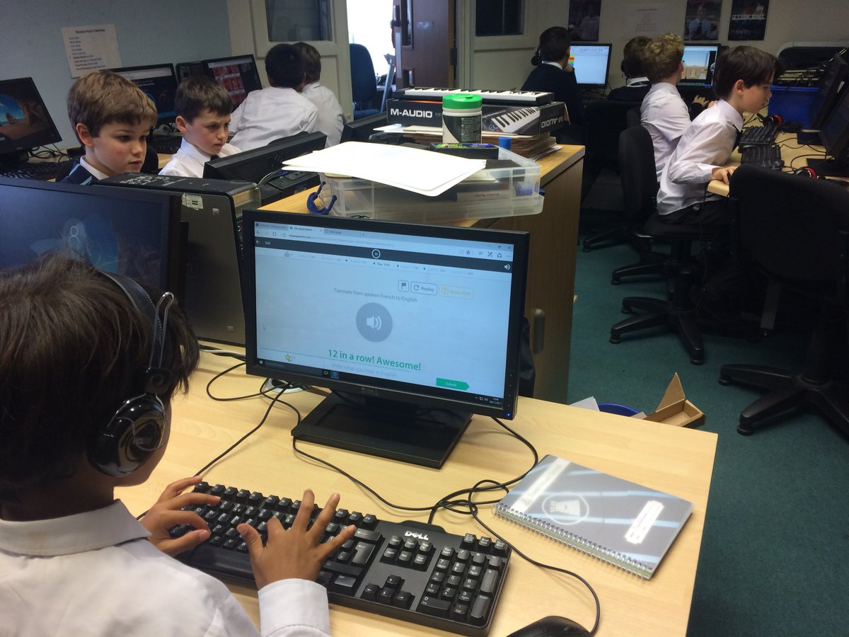 THSBoysFrench's tweet photo. ICT room was busy today! #LPNC2017 https://t.co/Lk1Jp82H0i