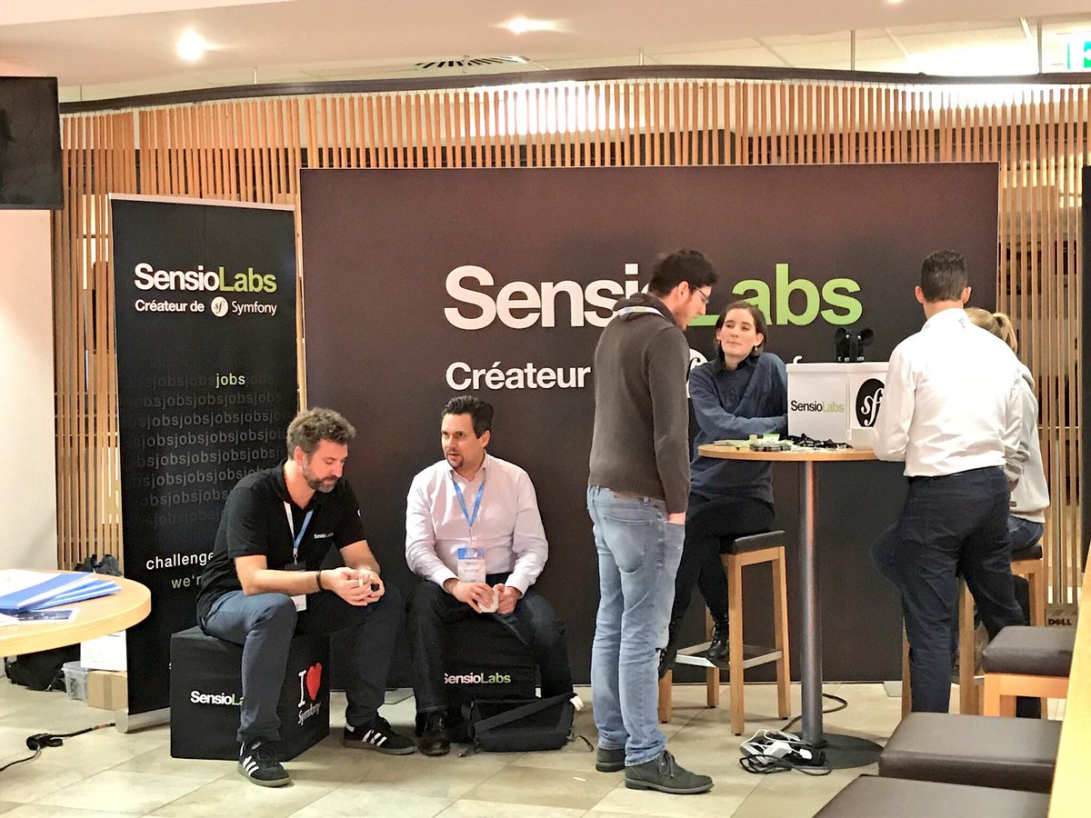 QOSSMIC's tweet image. Symfony ElePHPant wanted? Macht mit bei unserem Gewinnspiel! #phpruhr17