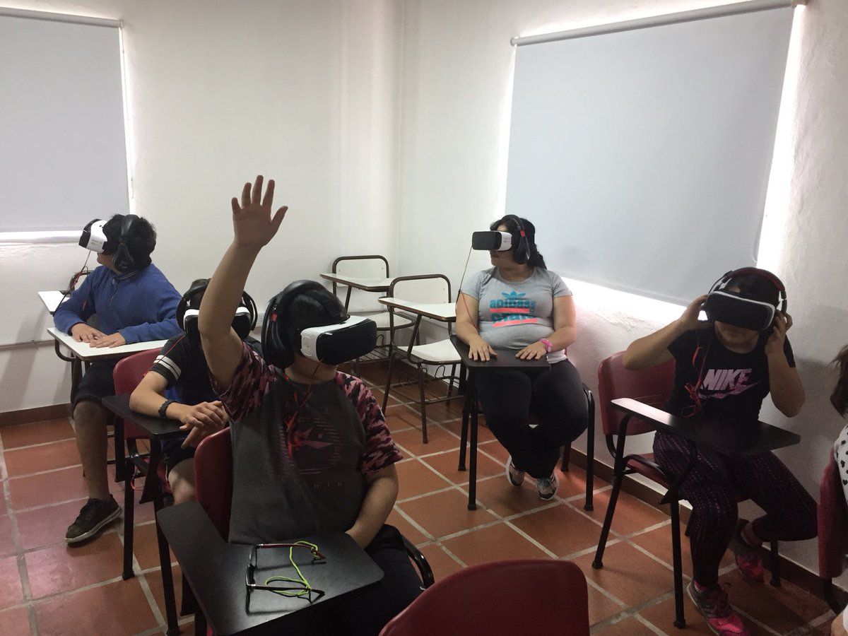 Zaal_86265's tweet image. Ahora: contingente de Toay La Pampa visitan Casa RED disfrutando del Turismo Educativo #REDVirtual @Munirivadavia1 @JUReynoso