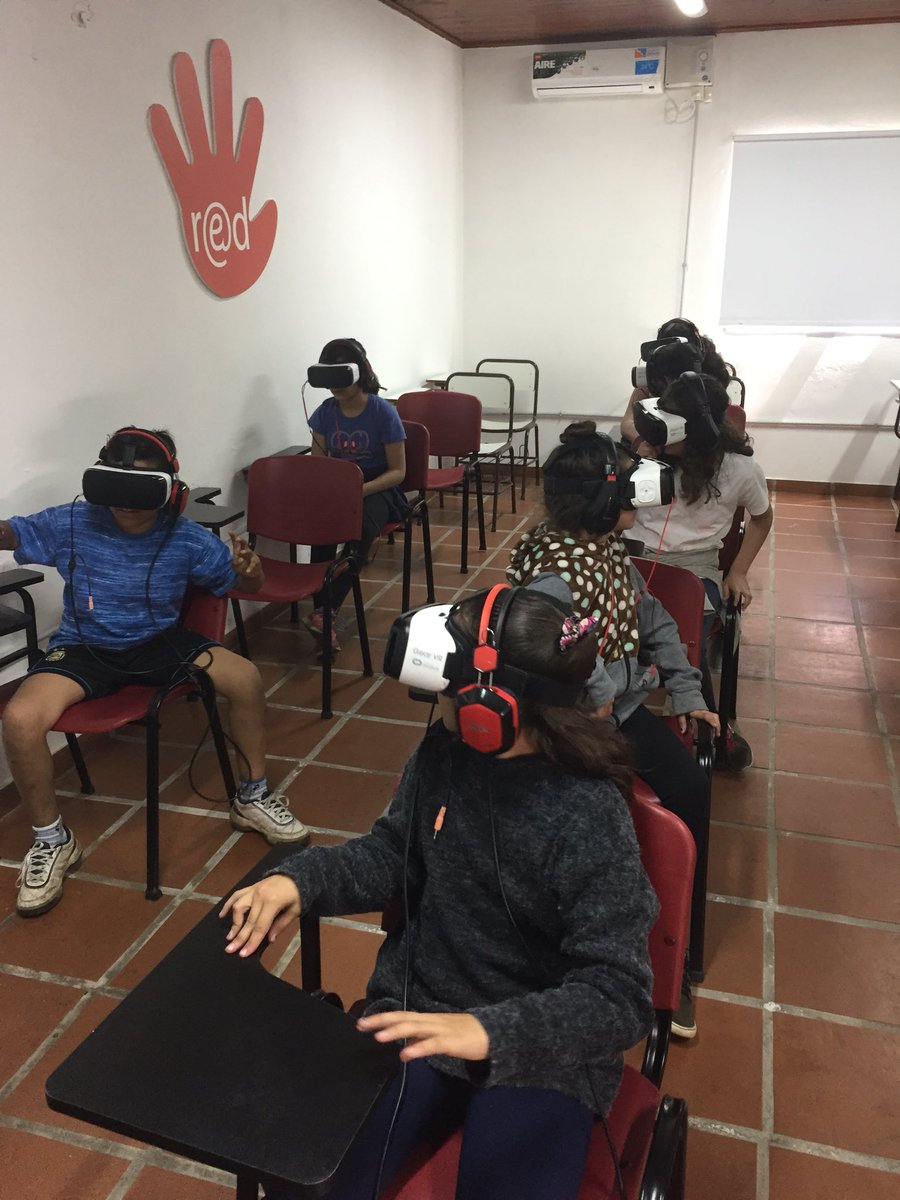 Zaal_86265's tweet image. Ahora: contingente de Toay La Pampa visitan Casa RED disfrutando del Turismo Educativo #REDVirtual @Munirivadavia1 @JUReynoso