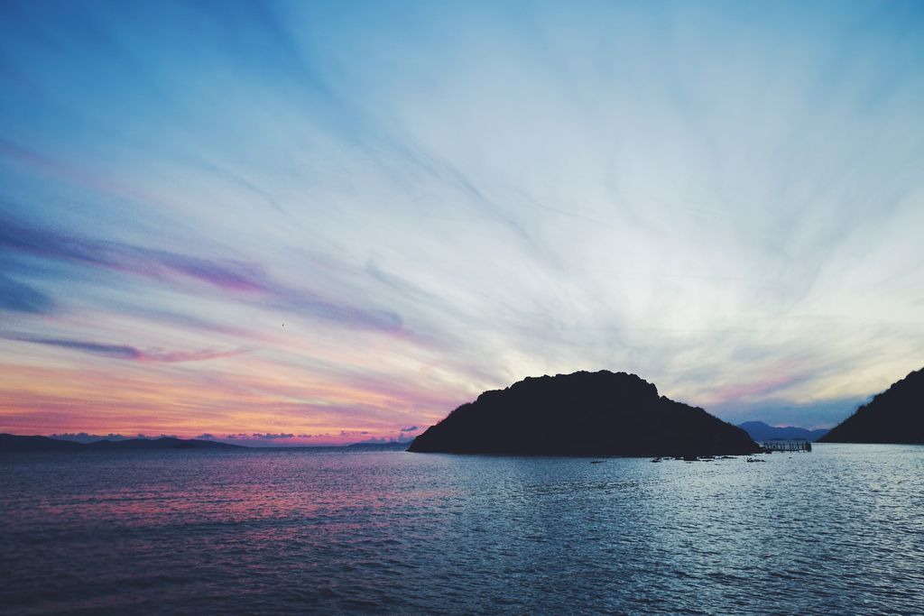 OffGumusluk's tweet photo. Gümüşlük'te gün batıyor...
#offgümüşlük #bodrum #gümüşlük #sunset https://t.co/9UgPF2zk2Y