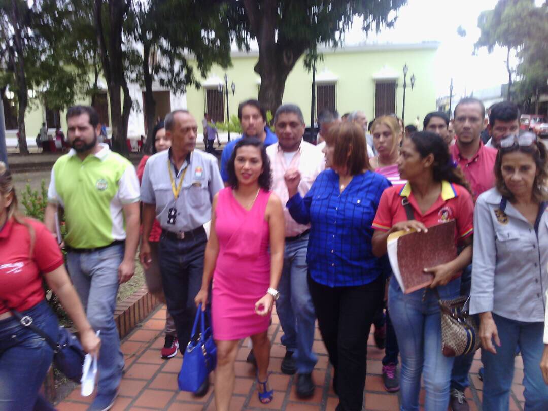 NancyPerezPSUV's tweet photo. Nancy Pérez ,con ella en conjunto con nuestro Gobernador Argeni Chavez y lograremos una Barinas potencia como lo quiso Hugo Chávez https://t.co/Qq1Q3dcfxL