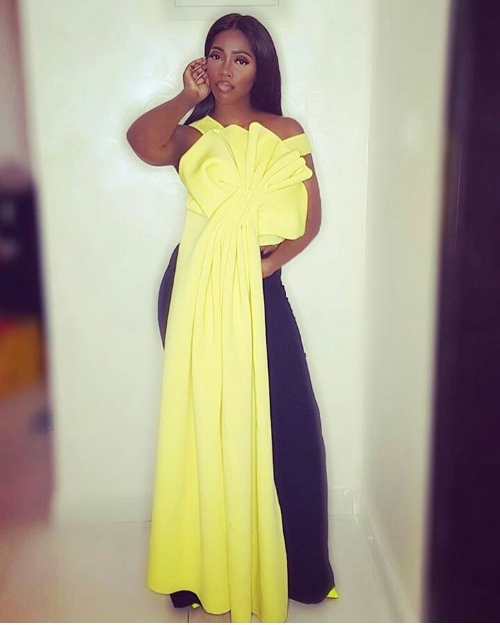 itsthestylehive's tweet photo. Style - @tiwasavage In @akuaasanteofficial
Styled By - @kizaster
https://t.co/oXEOLPV3GE
#fashion #style #thesty… https://t.co/ZxmfXsg5VT https://t.co/fO52JrbjUC