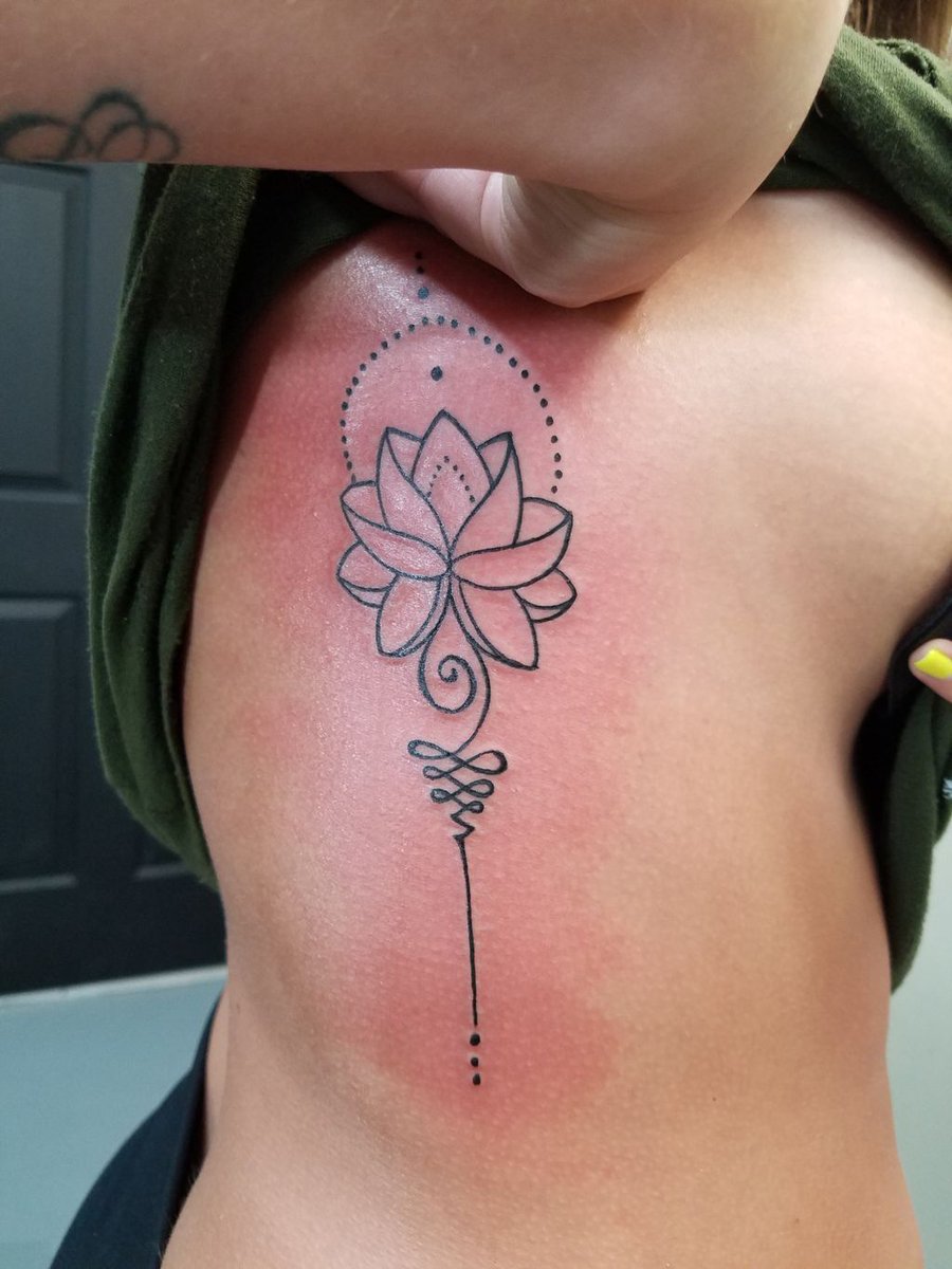 Knightdaletatto's tweet photo. Gorgeous piece by #MattBabnaw
 #Tattoo #tattoos #inked #tattooed #tattooartist #Tattoooftheday #eternalink #HustleButter #KnightdaleTattoo https://t.co/KX097447U1
