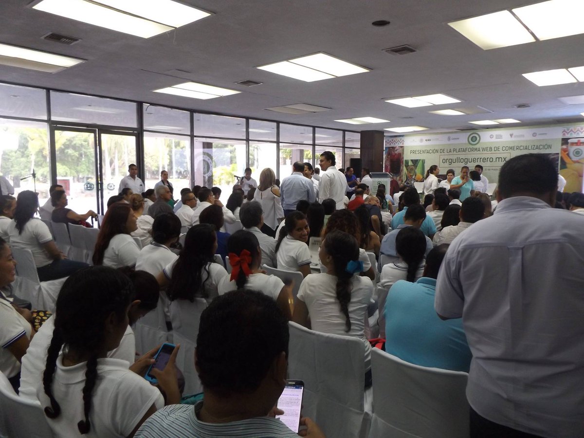 GroEconomia's tweet photo. El 31 de mayo del presenta año, el Lic. Fernando Jesus Melendez Cortes, Delegado Federal en Guerrero, acudió al lanzamiento oficial que realizó el Instituto Guerrerense del Emprendedor en la plataforma de comercialización orgulloguerrero.mx . https://t.co/vjeIfoEd4Z