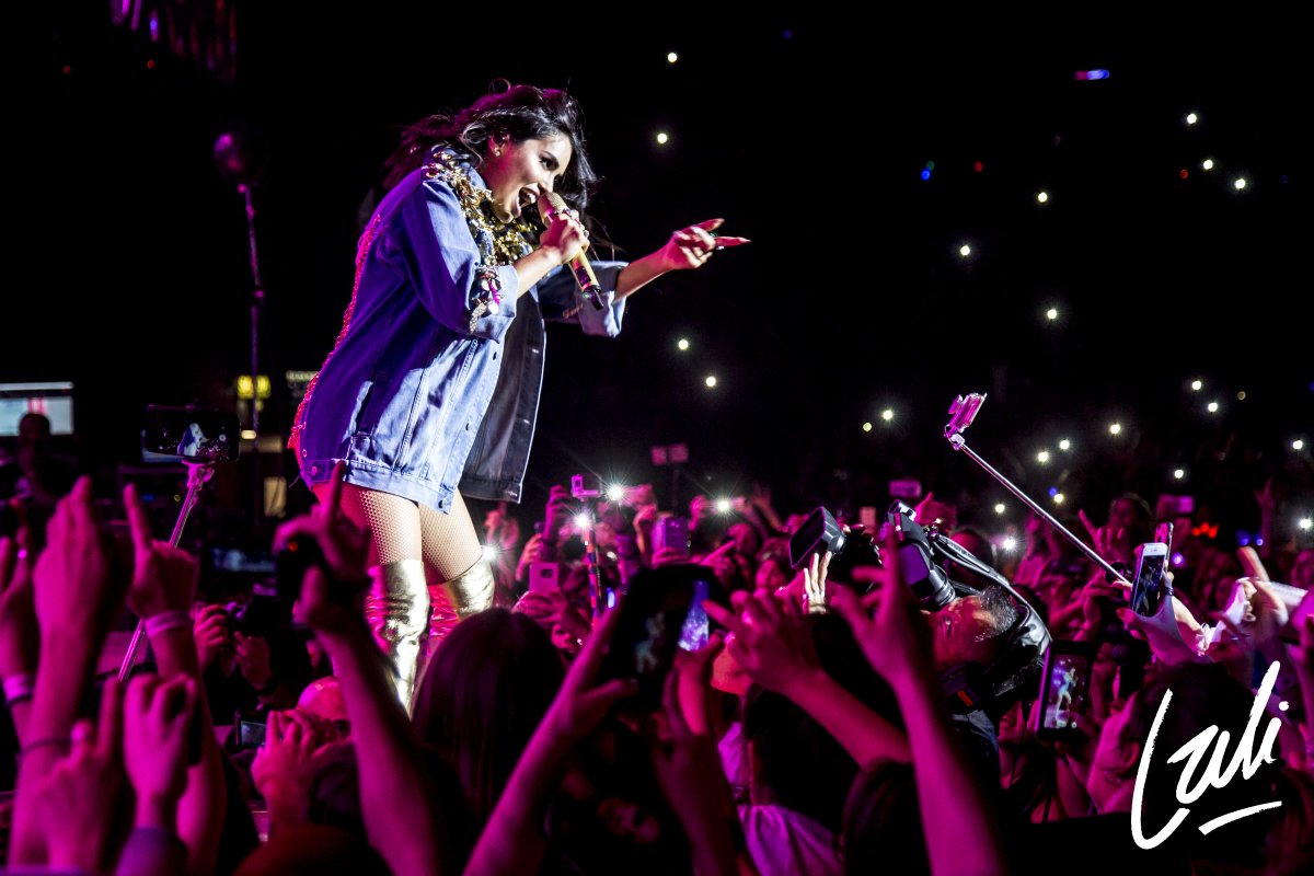 LaliMusica's tweet photo. Mañana se viene el segundo #LaliEnVivo y nos vemos ahí! ❤😍💃🏻 https://t.co/eojZ1C6xcj