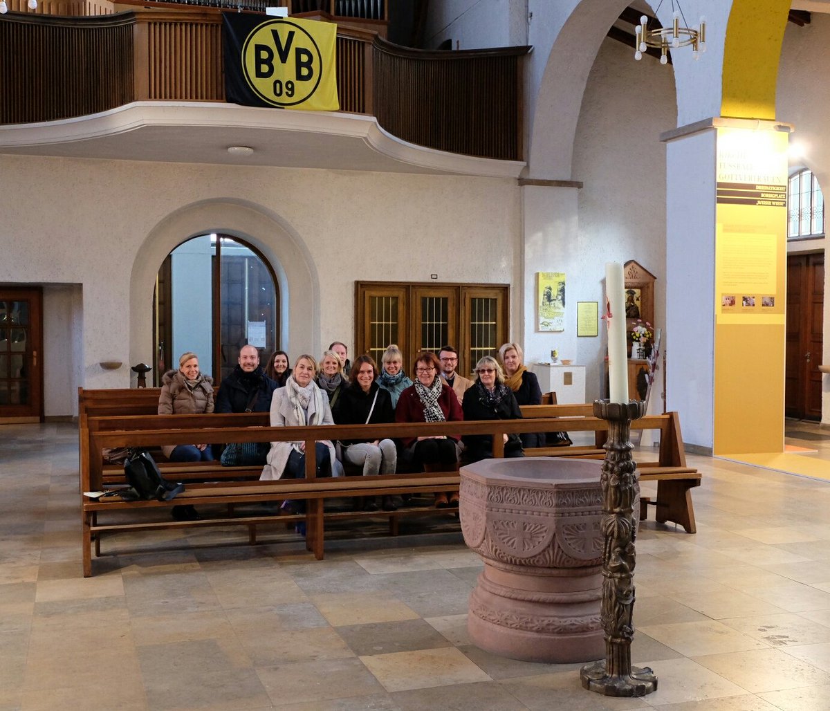 VdWRW's tweet photo. AK Marketing und PR zu Gast bei der #Dogewo in #Dortmund mit Exkursion zu Projekten in der Nordstadt und zur Dreifaltigkeitskirche https://t.co/8p8Jd4aMlG