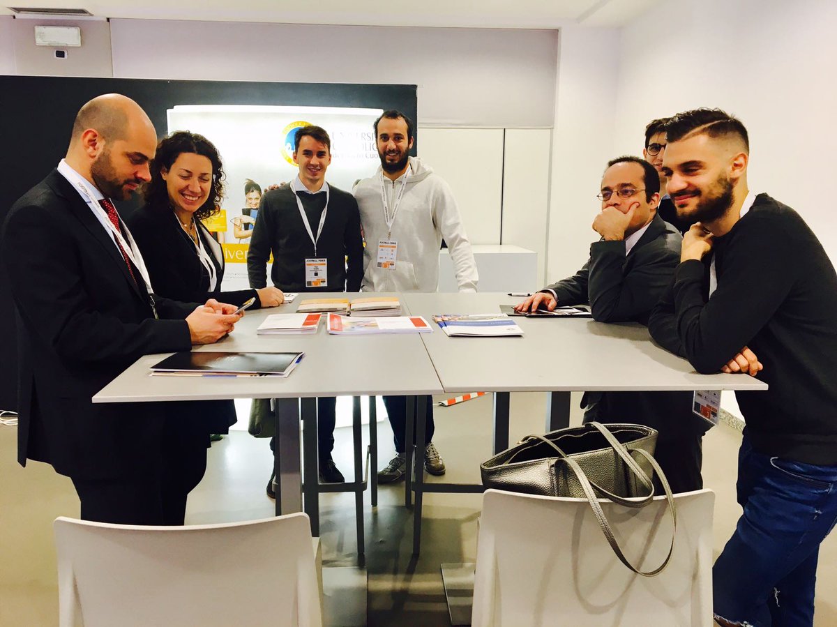 Unicatt's tweet photo. A #SanSiro #Unicatt presente con la squadra di #CattolicaPerloSport a #FootballAvenue. Docenti e studenti hanno partecipato alle varie attività e promosso il workshop "Le professionalità nel pallone ⚽️: accrescere competenza e competitività per un'industria sportiva che innova" https://t.co/TssqIOTUfR
