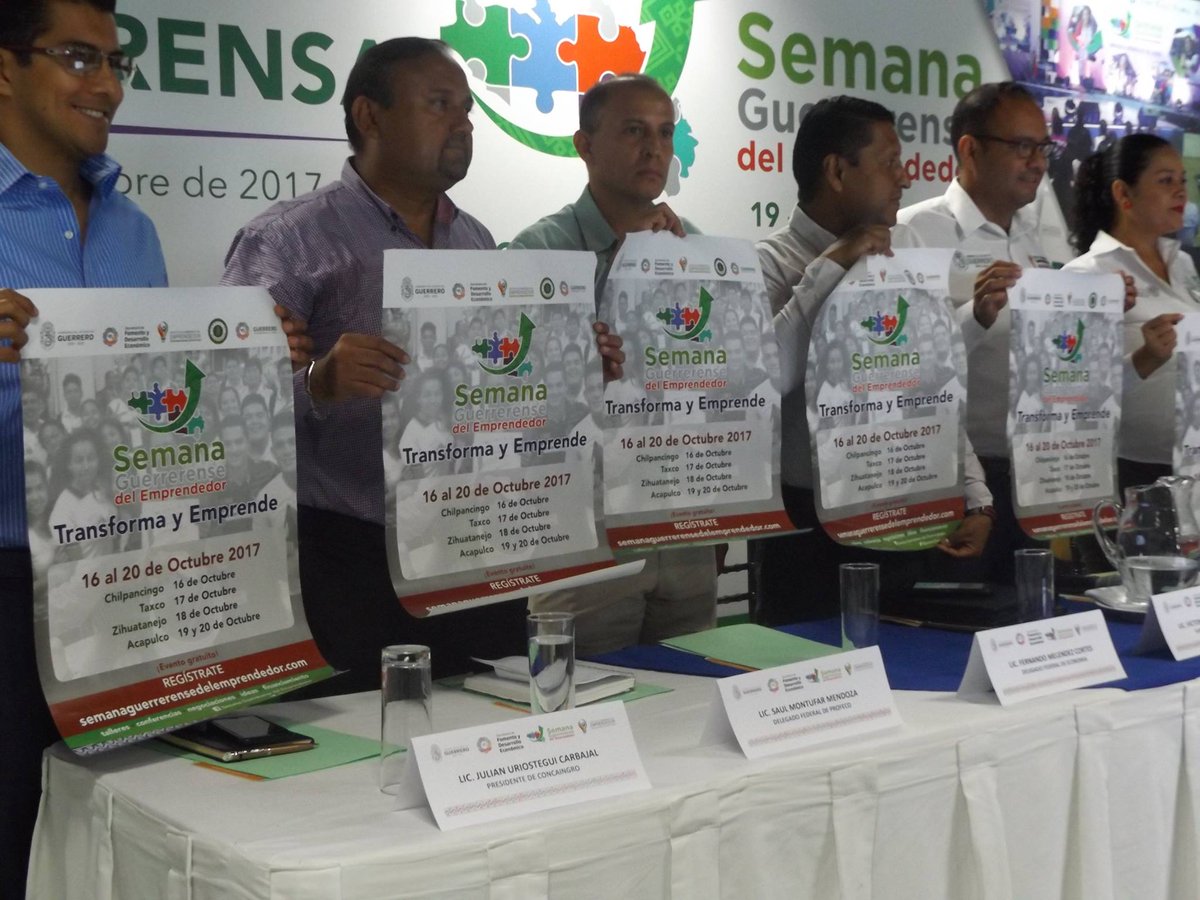 GroEconomia's tweet photo. El Delegado Federal Fernando Jesus Melendez Cortes en la rueda de prensa de la Semana Guerrerense del emprendedor, la cual se llevó a cabo del 16 al 20 de octubre. https://t.co/srbF3ClbMS