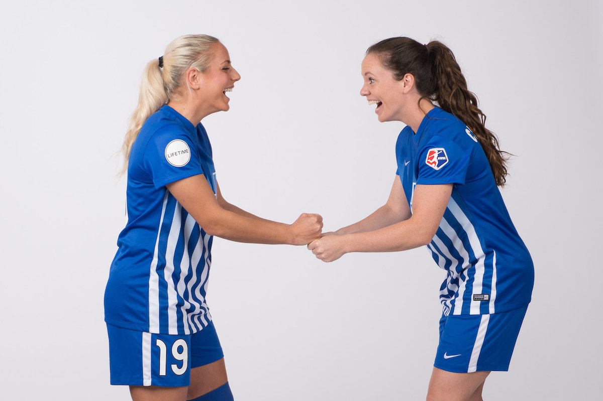BostonBreakers's tweet photo. IT'S GAME DAY for Dri and Chappy!
⚽️: #CanWNT v #USWNT
🕰: 10pm ET
📺: ESPN2 https://t.co/l2rc5cGwnF