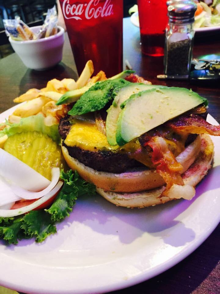 SlimandShortys's tweet photo. Yep it's a Burger type of day!!!! ALoHa https://t.co/Upi18kwTTV