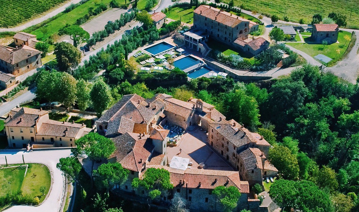 WaterstoneM's tweet photo. Another magical stay & experience at #CastelMonastero! 🌟 Check out this hidden oasis in #Siena #Tuscany #Italy : https://t.co/pBRTv5Yd6S
.
.
.
.
#Travel #travelagent #travelphotography #traveltips #travelinspires #traveling #Italia #VisitItaly #LuxuryTravel #LuxuryHotel #hotels https://t.co/xo9OwRhnmn