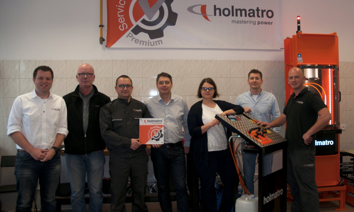 Poland has a new world-class service workshop for industrial high-pressure hydraulics! Today we officially opened our Holmatro Service Center in Warsaw. Well done guys! ow.ly/yCmp30gt16R