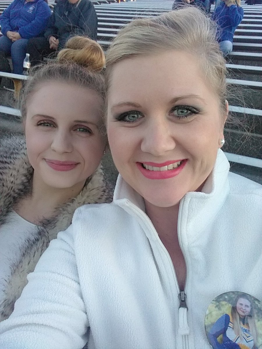 tinatruaxauthor's tweet photo. When people say she's my mini, we look at each other and laugh. She is her own woman, with a uniqueness and poise that is far beyond me. She makes me better because she is better than the world around her. My daughter is a pure soul.
#notmymini
#herown
#goodhuman
#kind https://t.co/DdDrokaOH7