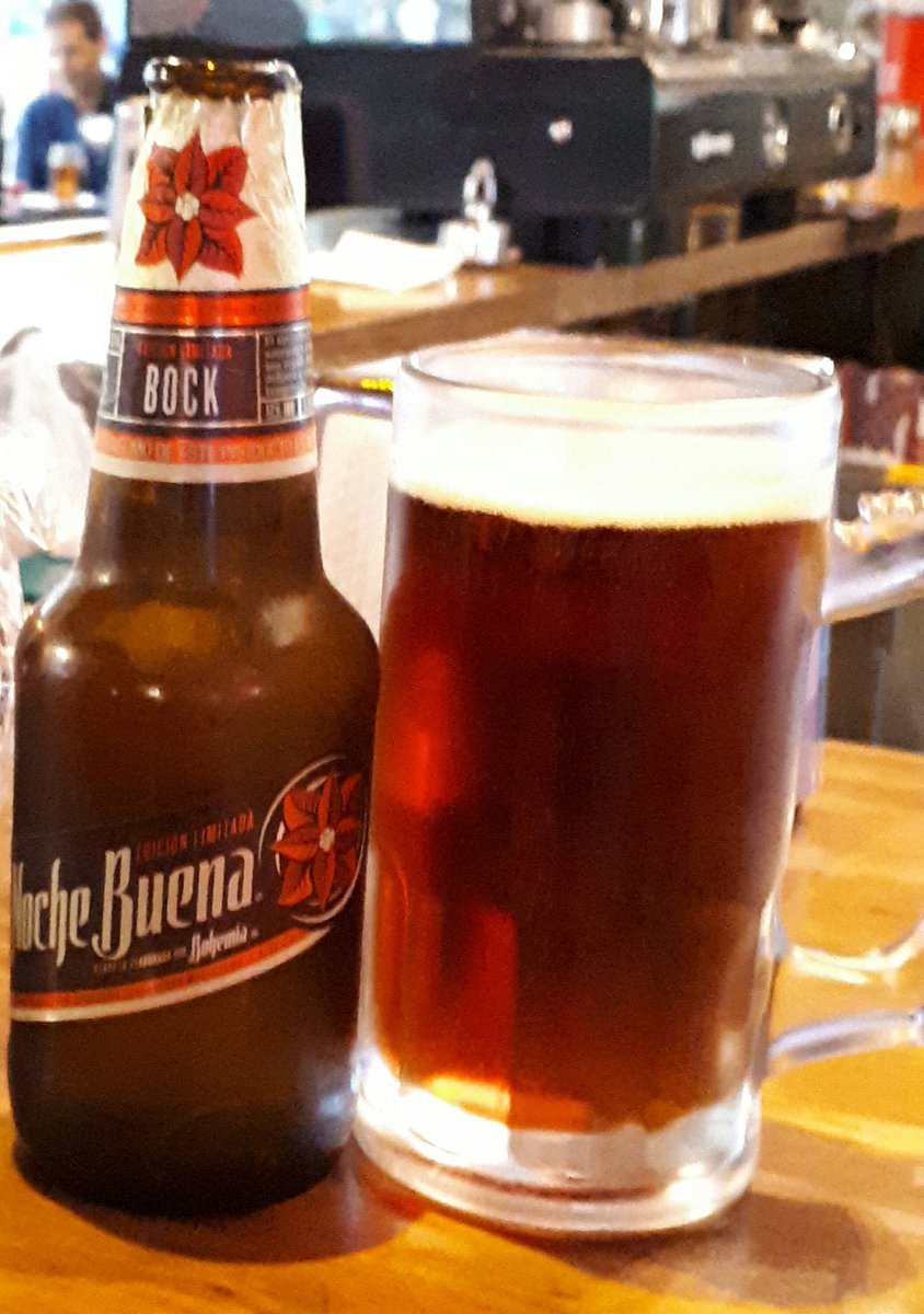 Bock66's tweet photo. A valio madre !!!
Cerveceros en el aeropuerto sonsacando bonito.
#SalónTecate #ForeverBock https://t.co/HJJLj5cv6A