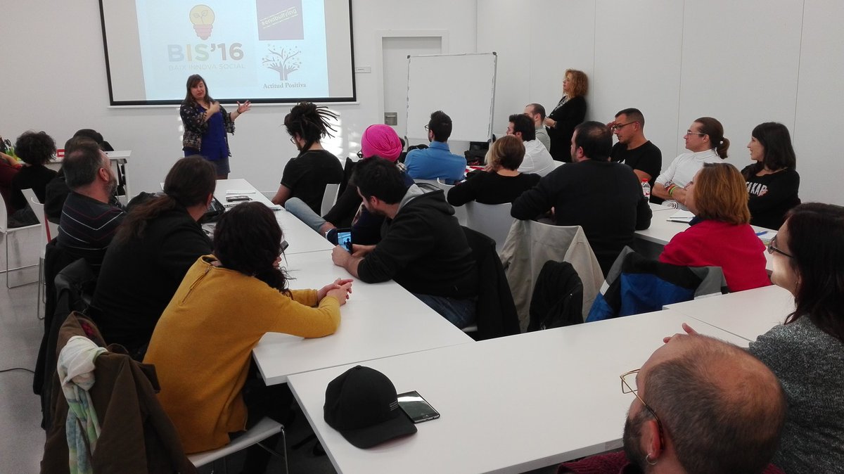 Laura Trujillo explica la seva experiència a BIS16. #BIS #xisc #coinnova17 #santfeliu