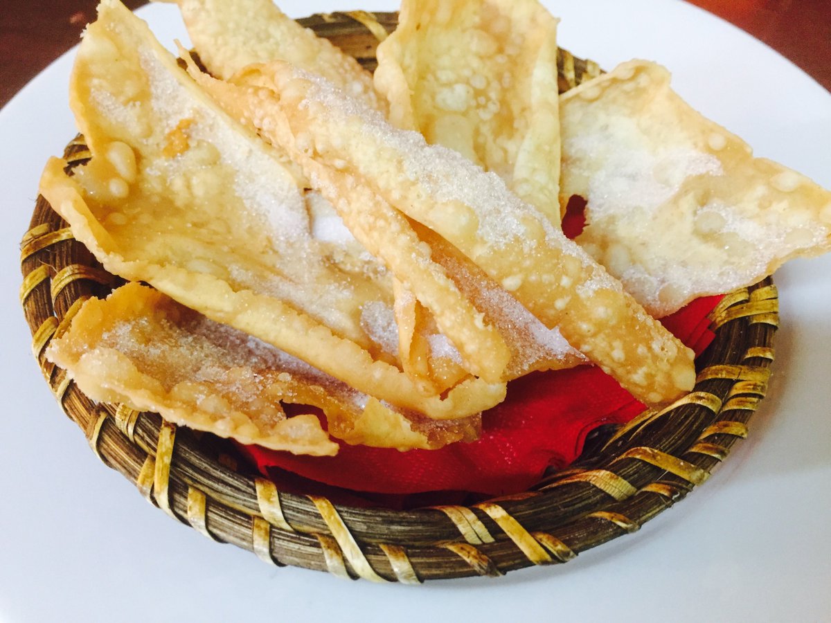 RestaurantsJgo's tweet photo. #Merveille, #Oreillette, #Bougnette. Peu importe le nom. Ce qui compte, au #Jgo, c'est qu'on les élabore avec de la graisse de @noir_debigorre. #bongras. https://t.co/BCZREmZg42